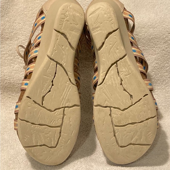 OTBT Way Out Women's Gladiator Ghillie Tie Zip Wedge Sandals 8.5 Mid Taupe - Picture 7 of 8